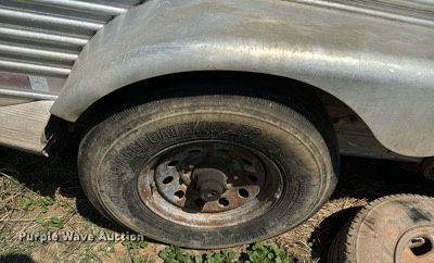 image for item DU3022 1998 Barrett livestock trailer