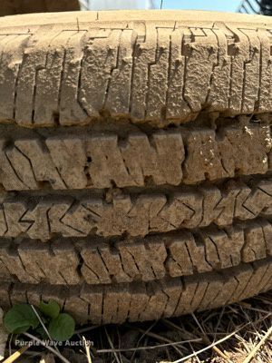 image for item DU3022 1998 Barrett livestock trailer