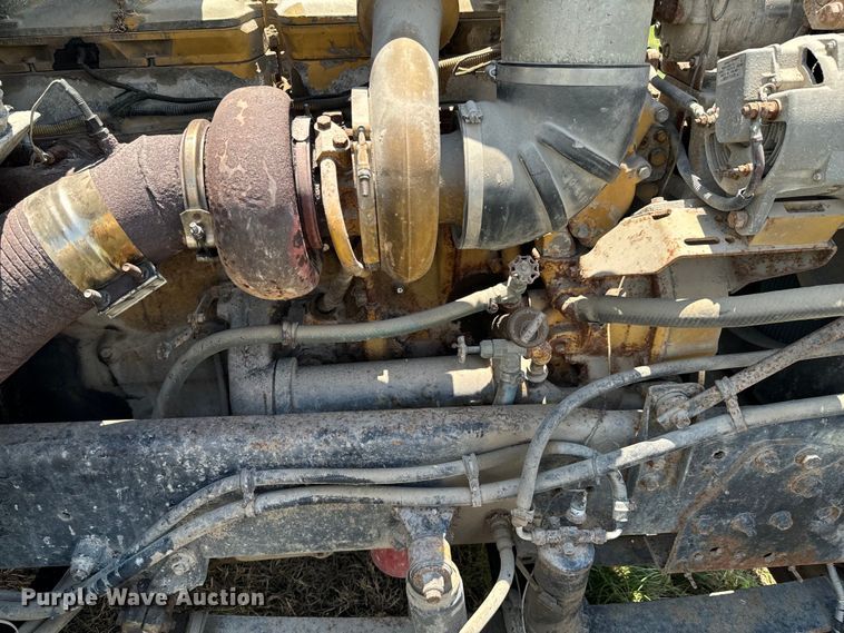 image for item DX0769 1986 Freightliner FLC feed delivery truck