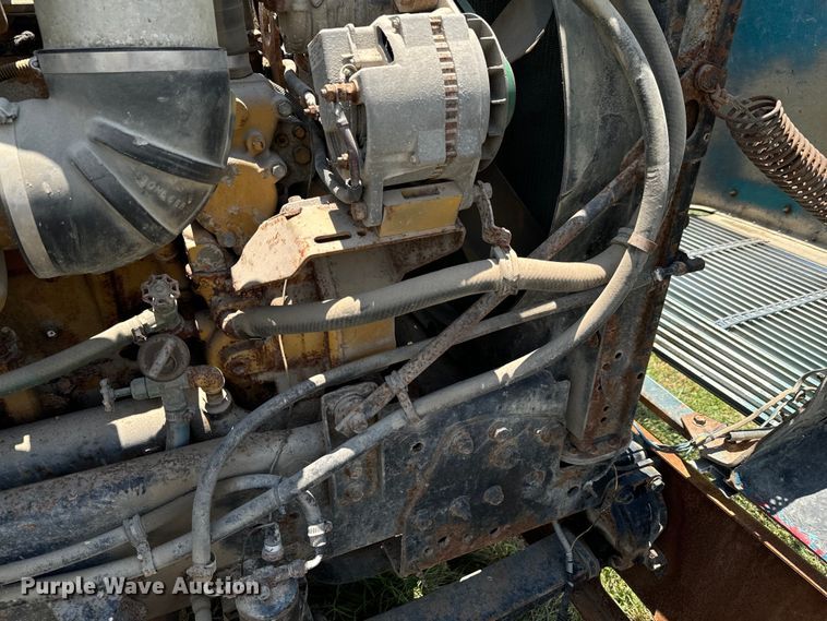 image for item DX0769 1986 Freightliner FLC feed delivery truck