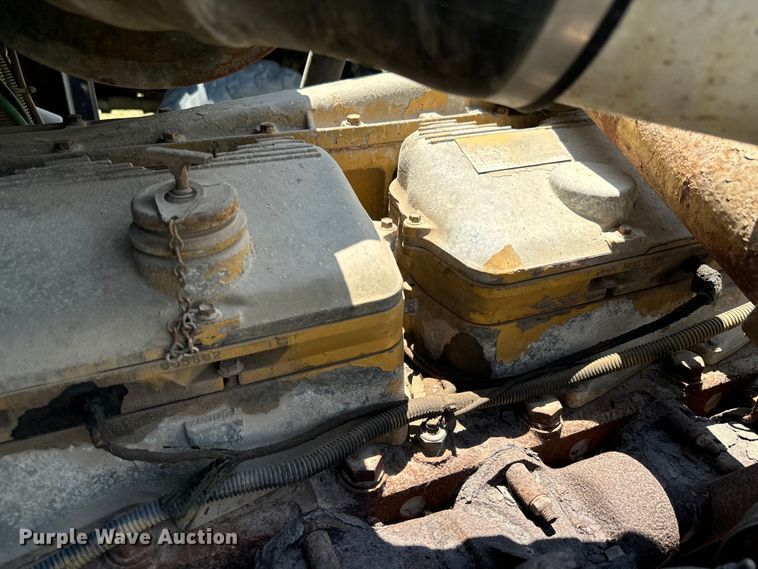 image for item DX0769 1986 Freightliner FLC feed delivery truck