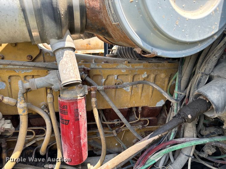 image for item DX0769 1986 Freightliner FLC feed delivery truck