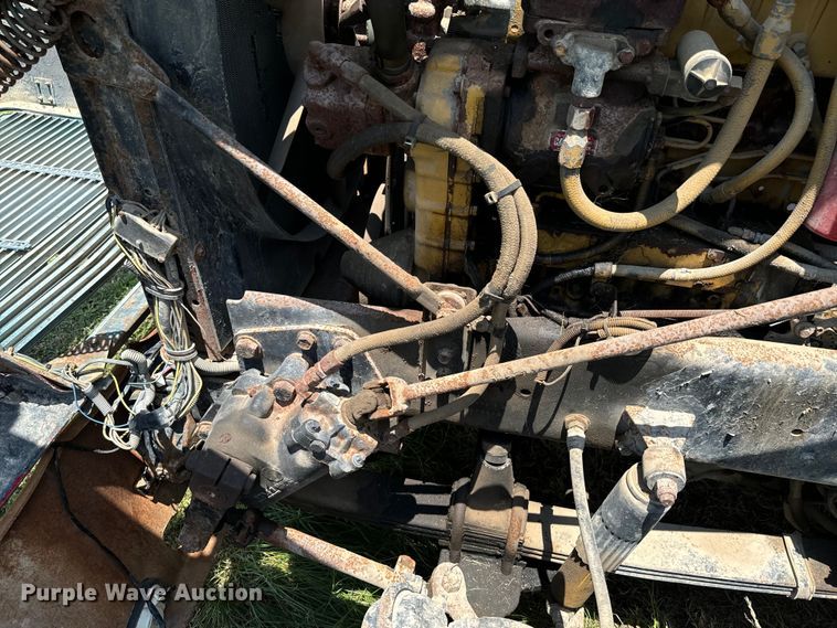 image for item DX0769 1986 Freightliner FLC feed delivery truck