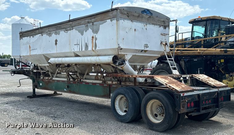 image for item DX1032 1994 DACO Fertilizer tender trailer
