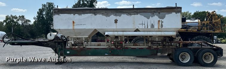 image for item DX1032 1994 DACO Fertilizer tender trailer
