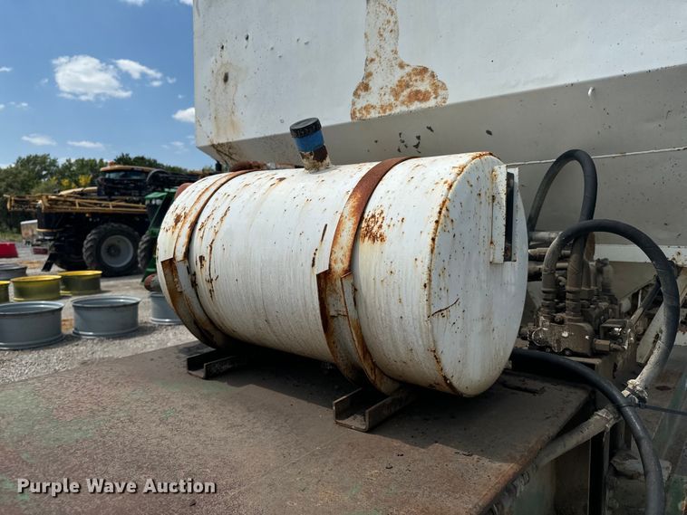 image for item DX1032 1994 DACO Fertilizer tender trailer