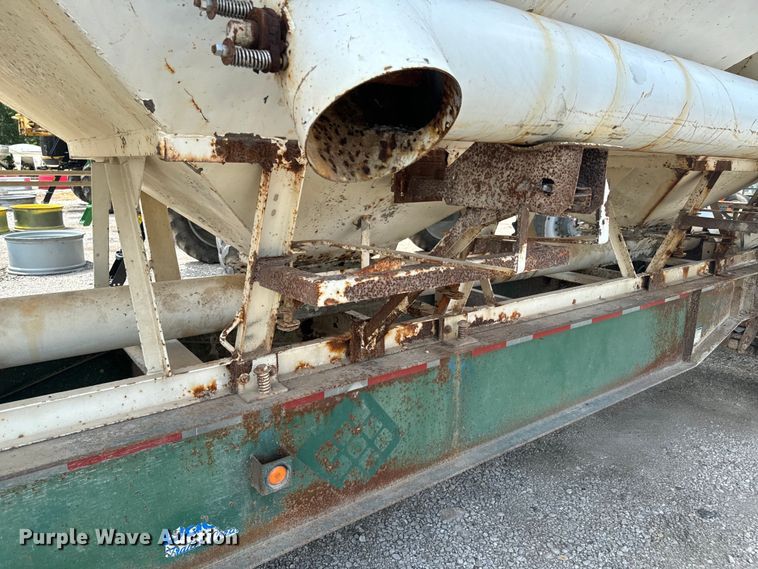 image for item DX1032 1994 DACO Fertilizer tender trailer