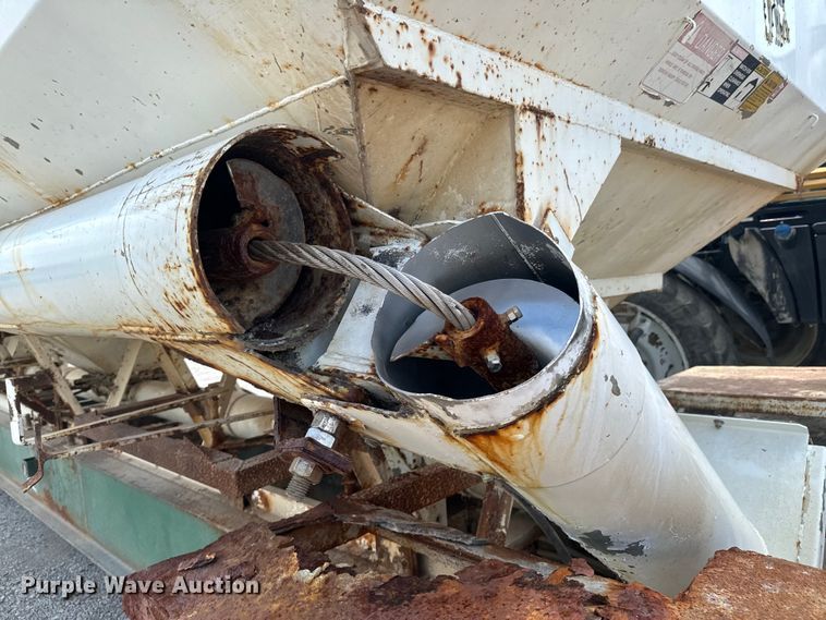 image for item DX1032 1994 DACO Fertilizer tender trailer