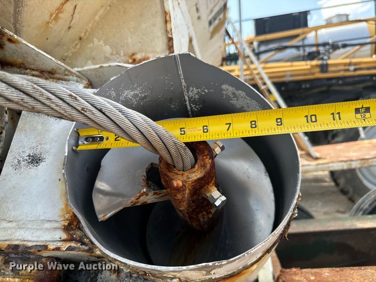 image for item DX1032 1994 DACO Fertilizer tender trailer