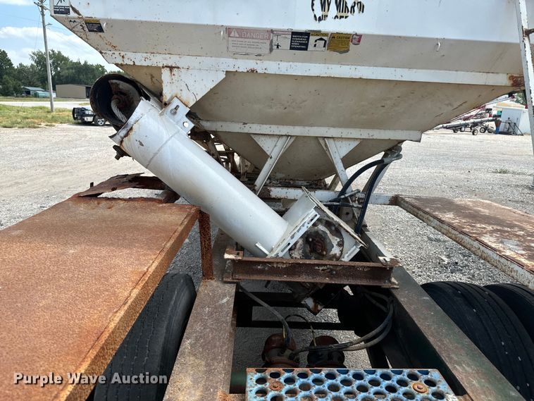 image for item DX1032 1994 DACO Fertilizer tender trailer