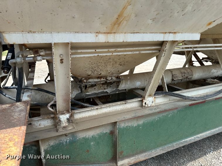image for item DX1032 1994 DACO Fertilizer tender trailer