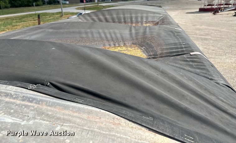 image for item DX1032 1994 DACO Fertilizer tender trailer