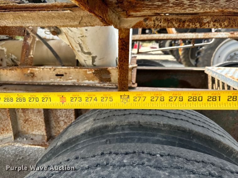 image for item DX1032 1994 DACO Fertilizer tender trailer