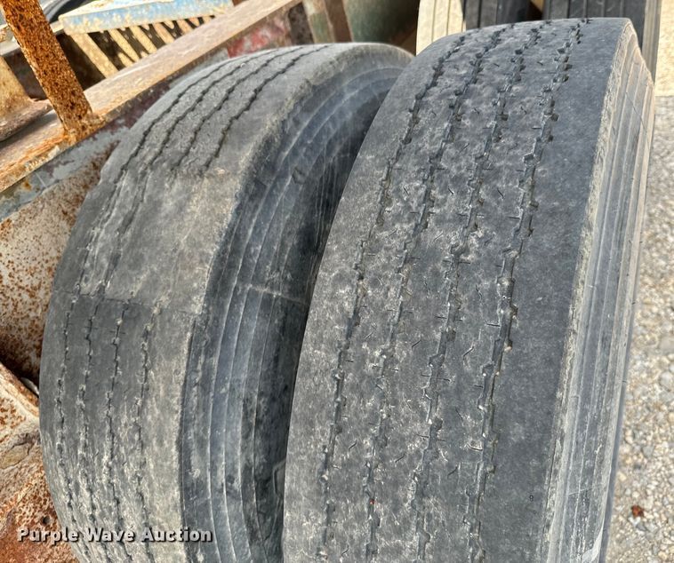 image for item DX1032 1994 DACO Fertilizer tender trailer