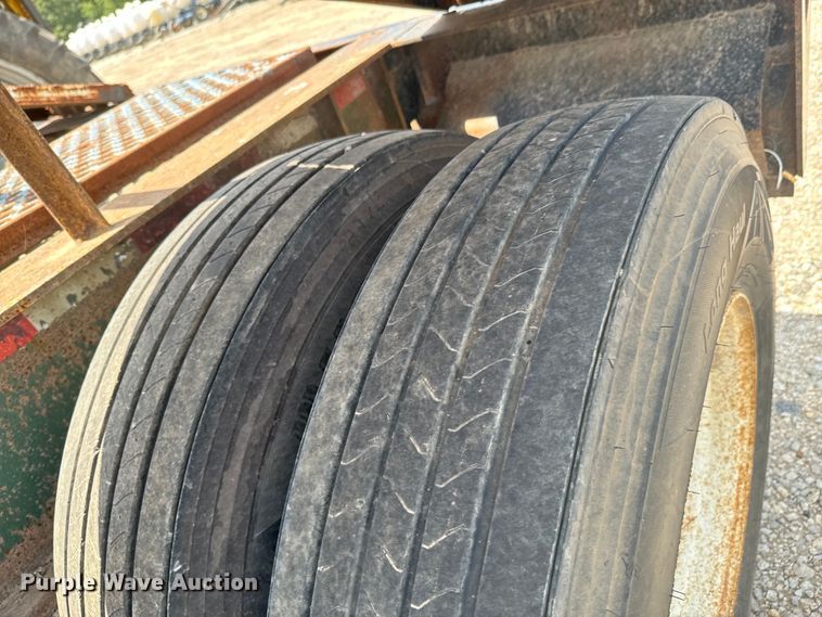 image for item DX1032 1994 DACO Fertilizer tender trailer