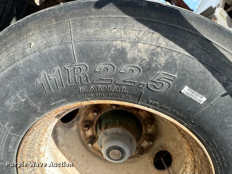 image for item DX1032 1994 DACO Fertilizer tender trailer