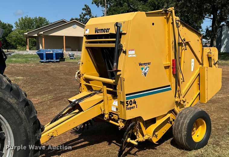 image for item DX1035 1997 Vermeer 504 Super I round baler
