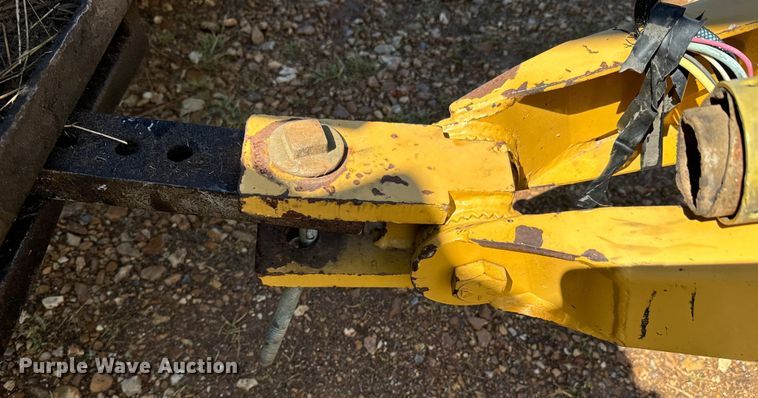 image for item DX1035 1997 Vermeer 504 Super I round baler