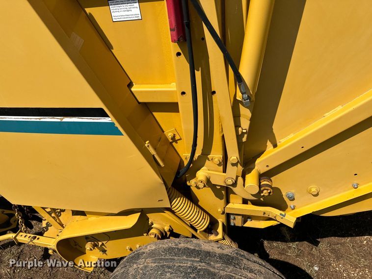 image for item DX1035 1997 Vermeer 504 Super I round baler