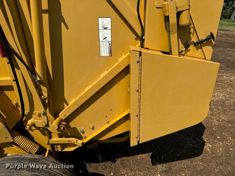 image for item DX1035 1997 Vermeer 504 Super I round baler