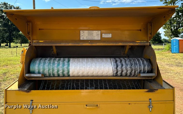 image for item DX1035 1997 Vermeer 504 Super I round baler