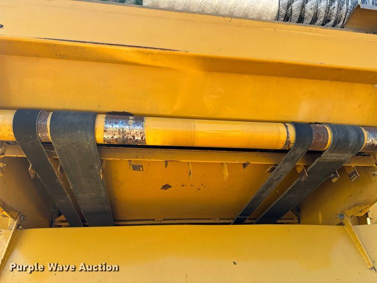 image for item DX1035 1997 Vermeer 504 Super I round baler