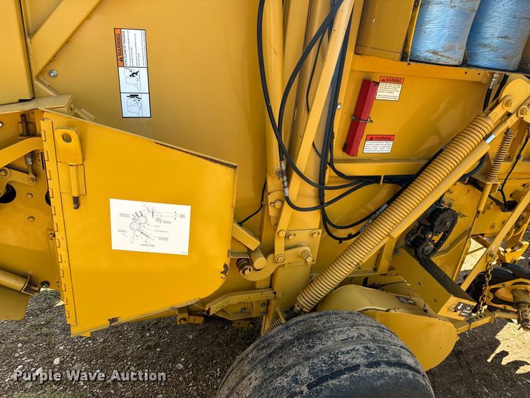 image for item DX1035 1997 Vermeer 504 Super I round baler