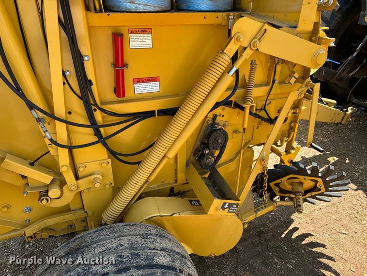 image for item DX1035 1997 Vermeer 504 Super I round baler