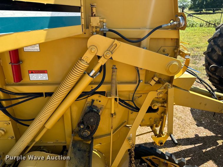 image for item DX1035 1997 Vermeer 504 Super I round baler