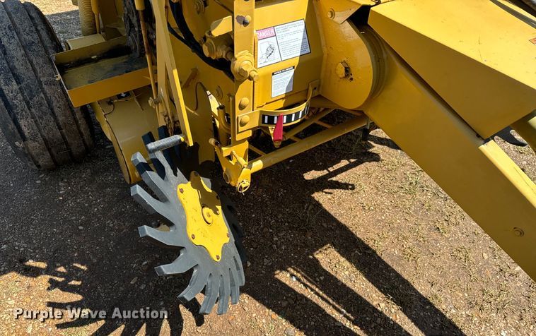 image for item DX1035 1997 Vermeer 504 Super I round baler