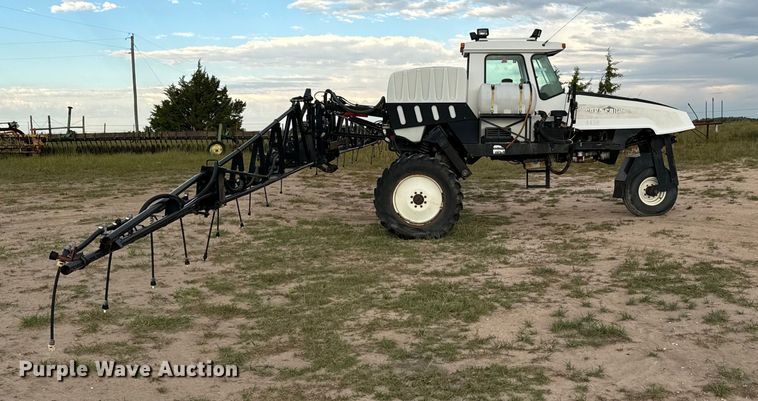 image for item DX3569 AGCO Spra-Coupe 4450 sprayer