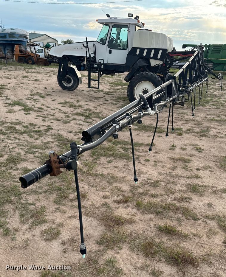 image for item DX3569 AGCO Spra-Coupe 4450 sprayer