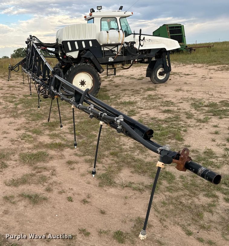 image for item DX3569 AGCO Spra-Coupe 4450 sprayer