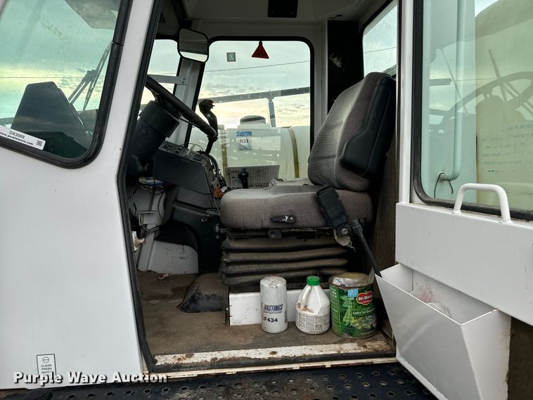 image for item DX3569 AGCO Spra-Coupe 4450 sprayer