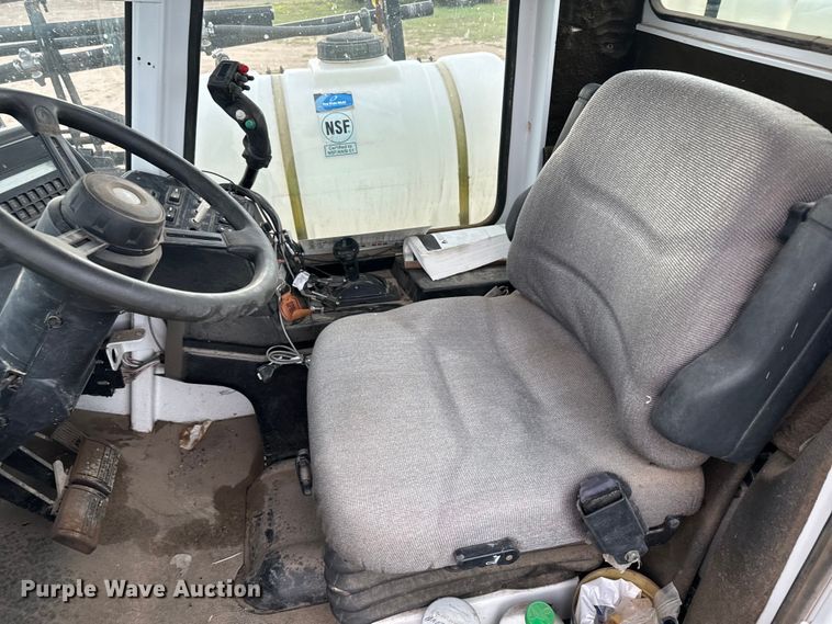 image for item DX3569 AGCO Spra-Coupe 4450 sprayer