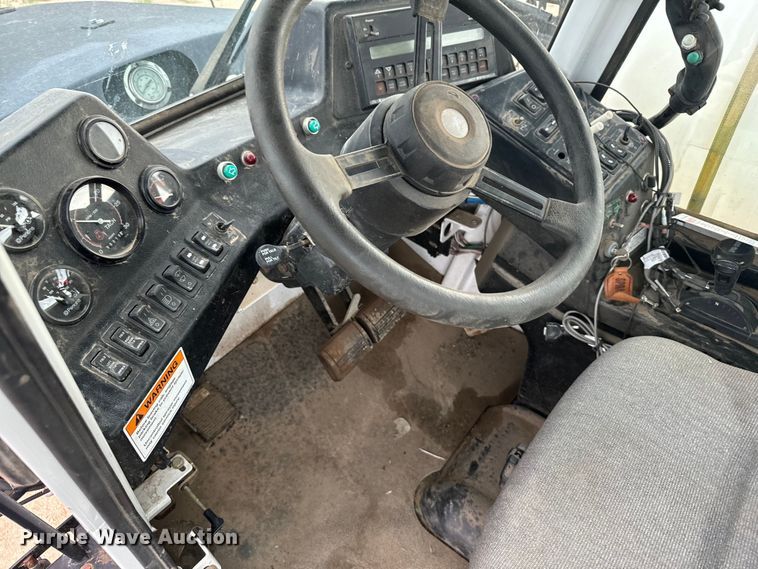 image for item DX3569 AGCO Spra-Coupe 4450 sprayer