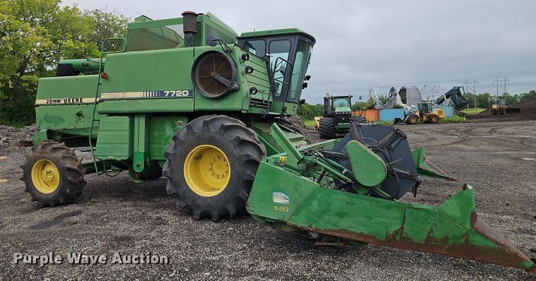 image for item EI8225 1988 John Deere 7720 Titan II  RWA combine