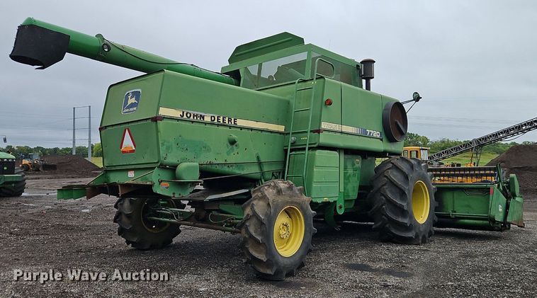image for item EI8225 1988 John Deere 7720 Titan II  RWA combine