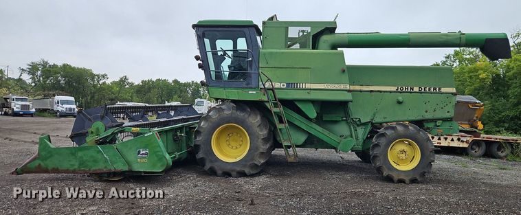 image for item EI8225 1988 John Deere 7720 Titan II  RWA combine