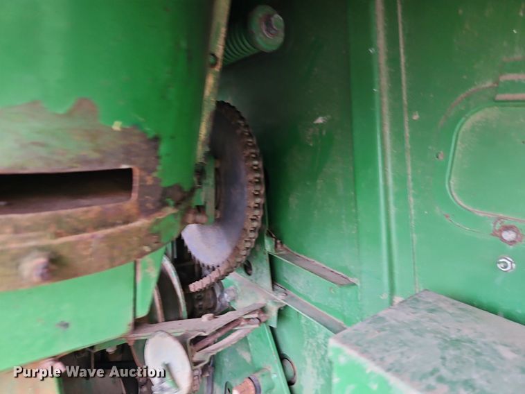 image for item EI8225 1988 John Deere 7720 Titan II  RWA combine