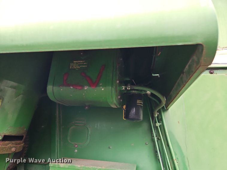 image for item EI8225 1988 John Deere 7720 Titan II  RWA combine