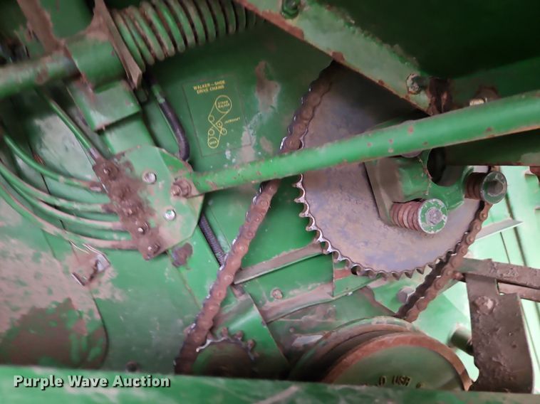 image for item EI8225 1988 John Deere 7720 Titan II  RWA combine