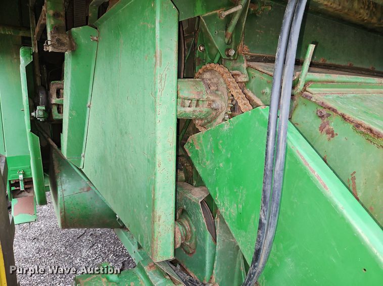 image for item EI8225 1988 John Deere 7720 Titan II  RWA combine