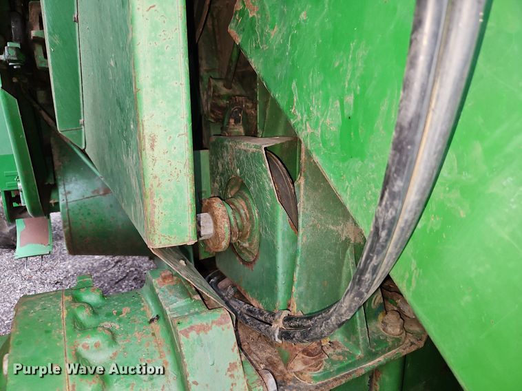 image for item EI8225 1988 John Deere 7720 Titan II  RWA combine
