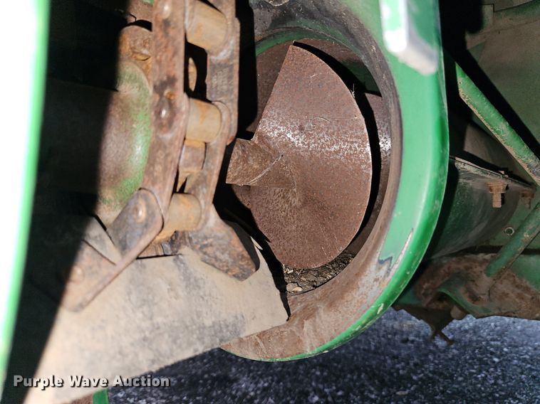 image for item EI8225 1988 John Deere 7720 Titan II  RWA combine