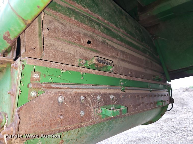 image for item EI8225 1988 John Deere 7720 Titan II  RWA combine