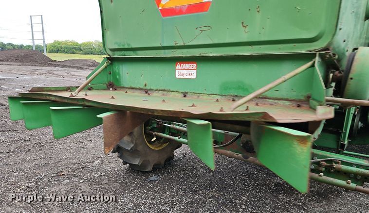 image for item EI8225 1988 John Deere 7720 Titan II  RWA combine