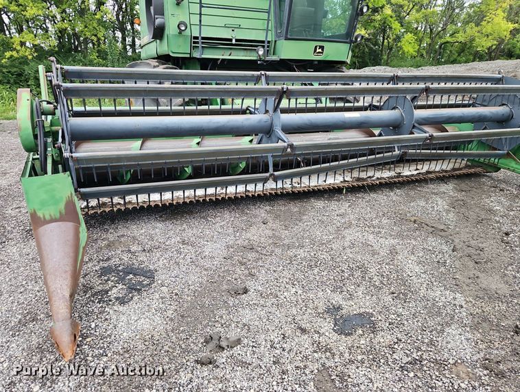 image for item EI8225 1988 John Deere 7720 Titan II  RWA combine