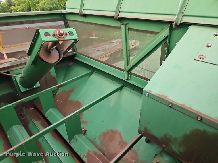 image for item EI8225 1988 John Deere 7720 Titan II  RWA combine