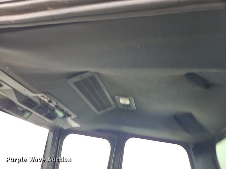 image for item EI8225 1988 John Deere 7720 Titan II  RWA combine